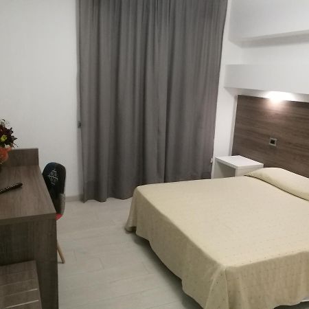 Hotel Miramare Ciro Marina Bagian luar foto