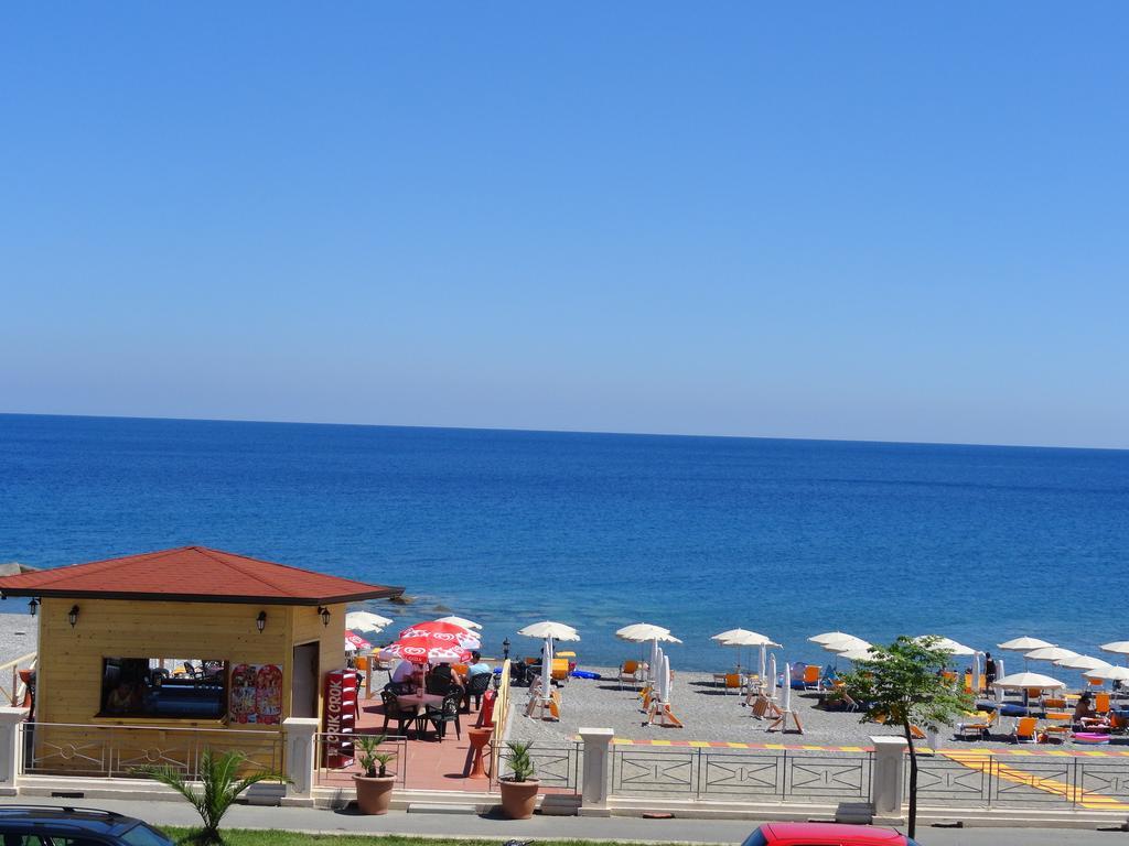 Hotel Miramare Ciro Marina Bagian luar foto