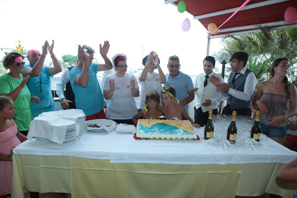 Hotel Miramare Ciro Marina Bagian luar foto