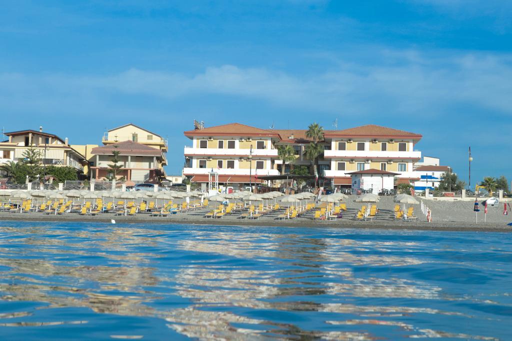 Hotel Miramare Ciro Marina Bagian luar foto