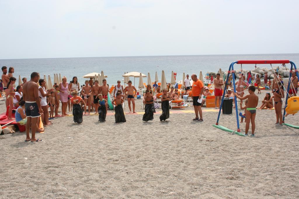 Hotel Miramare Ciro Marina Bagian luar foto
