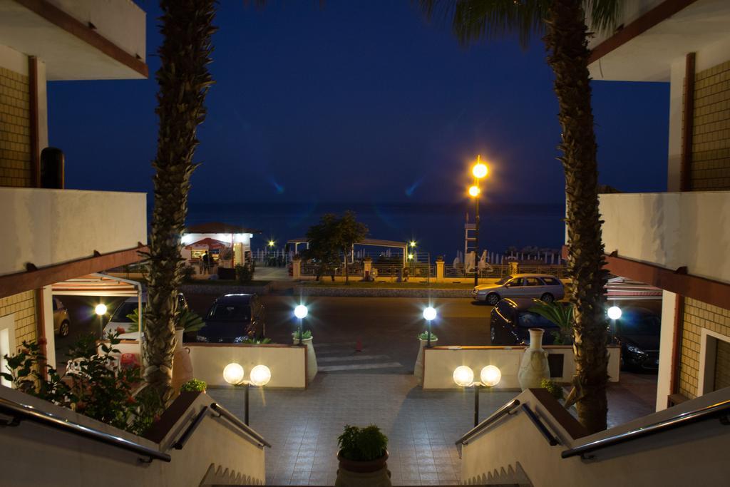Hotel Miramare Ciro Marina Bagian luar foto