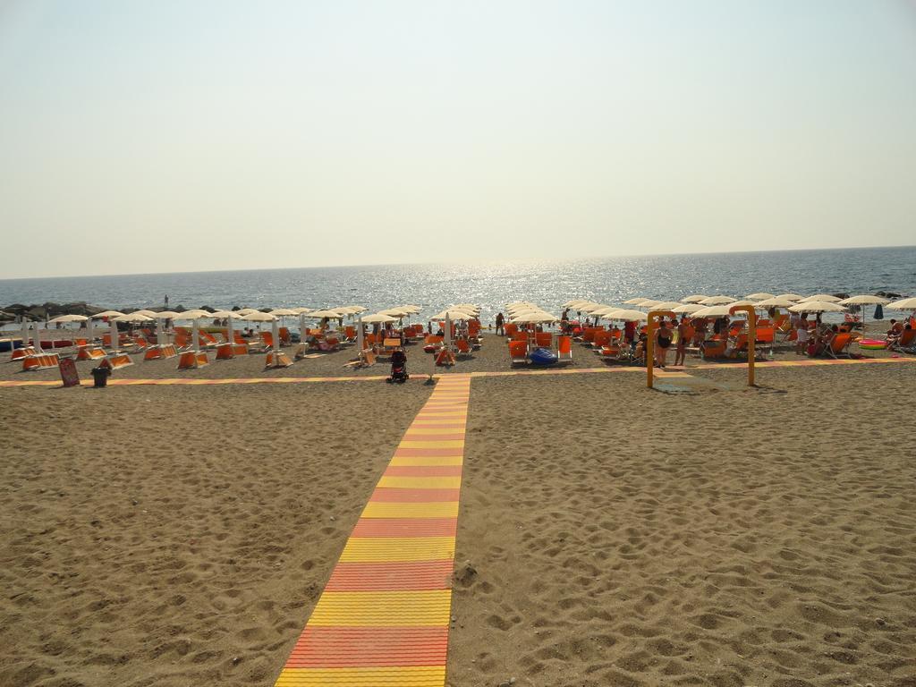 Hotel Miramare Ciro Marina Bagian luar foto