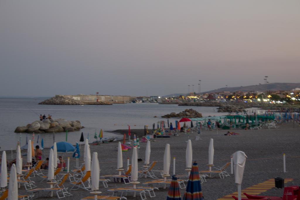 Hotel Miramare Ciro Marina Bagian luar foto