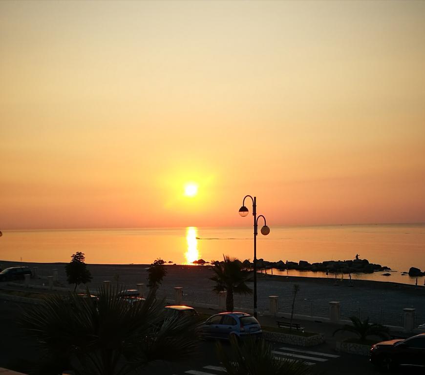 Hotel Miramare Ciro Marina Bagian luar foto