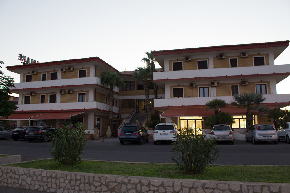 Hotel Miramare Ciro Marina Bagian luar foto
