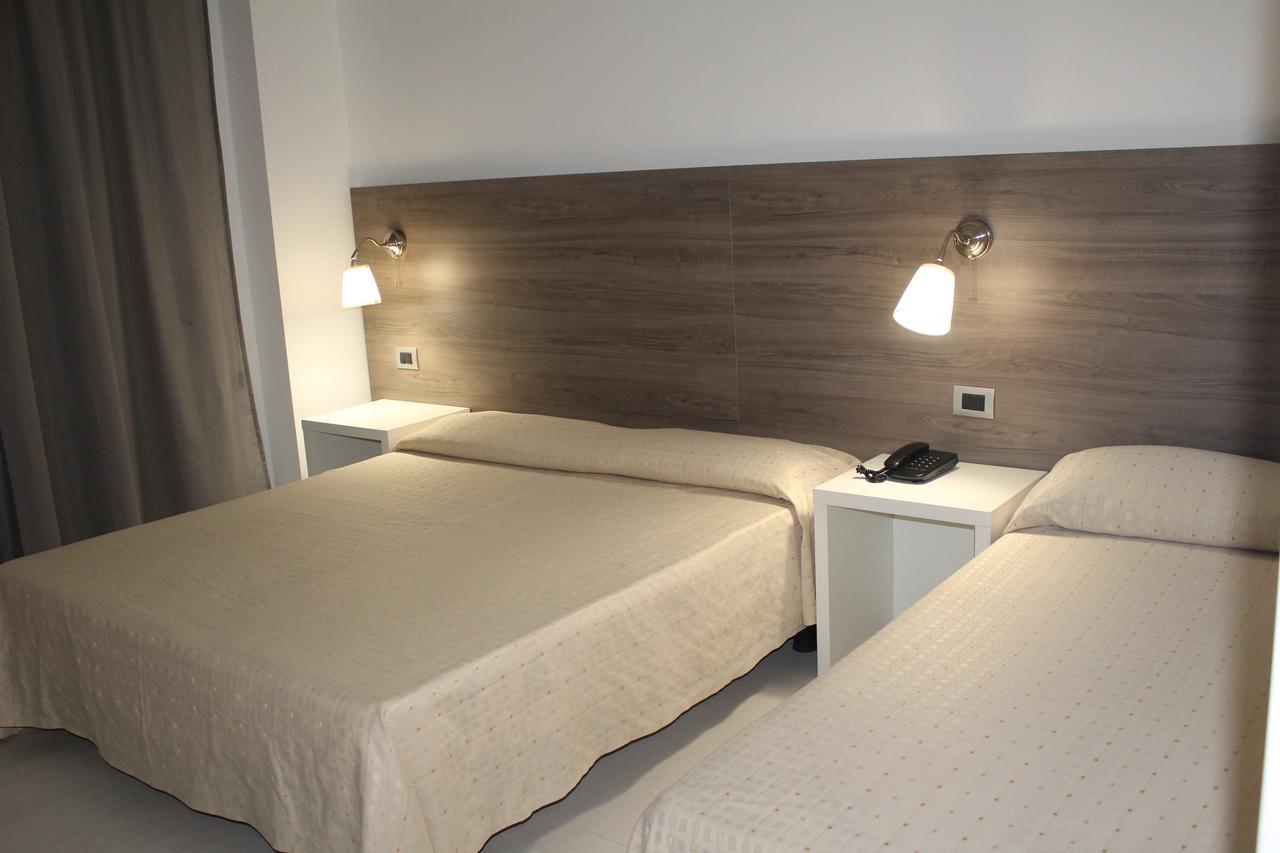 Hotel Miramare Ciro Marina Bagian luar foto